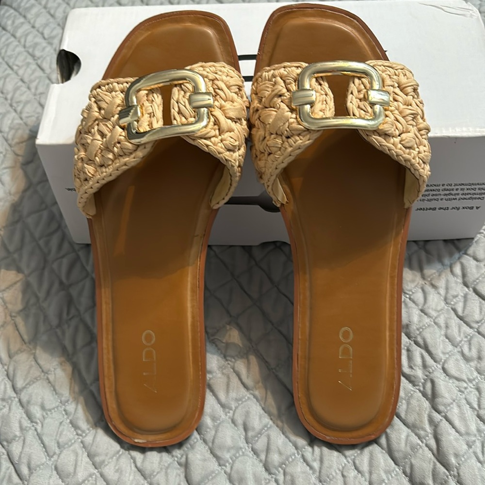 Aldo slide